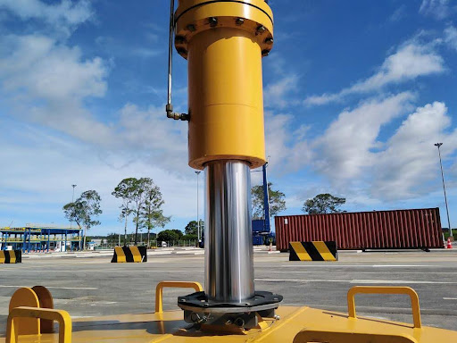 hydraulic cylinder